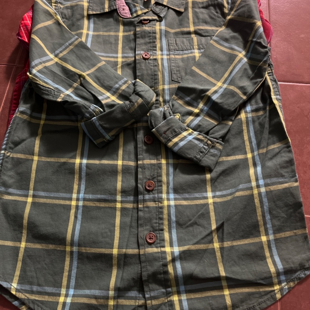 Collared Shirts - Picture 6 of 9